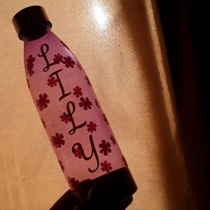 You can customize your own bottle ♡